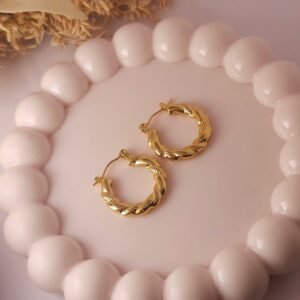 Lili Hoops